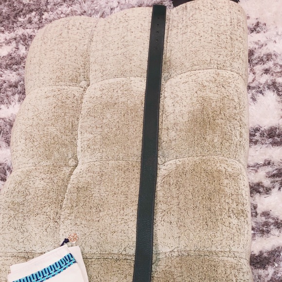 Tory Burch Logo Leather Belt - Picture 3 of 4